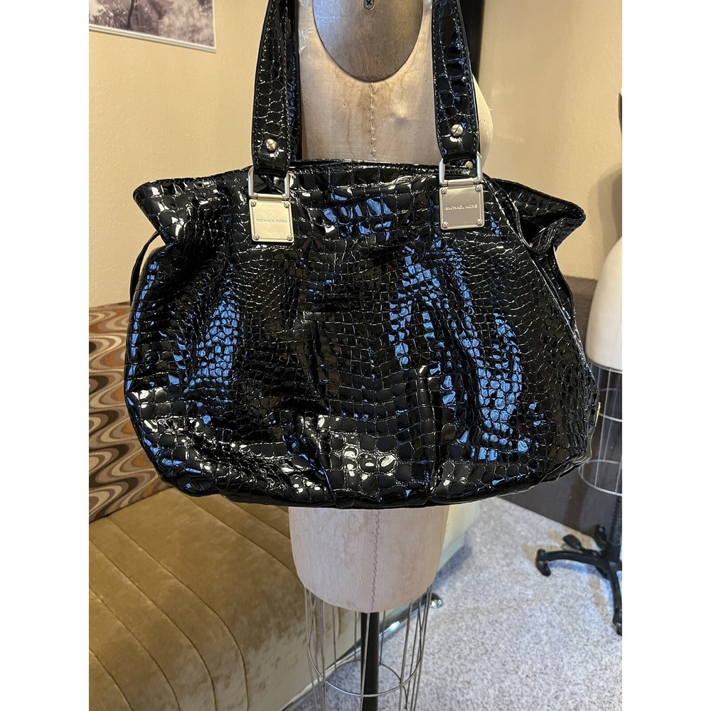 Michael Kors Black Lacquered Snakeskin Shoulder Bag Tote Inner Pockets 2 Handle